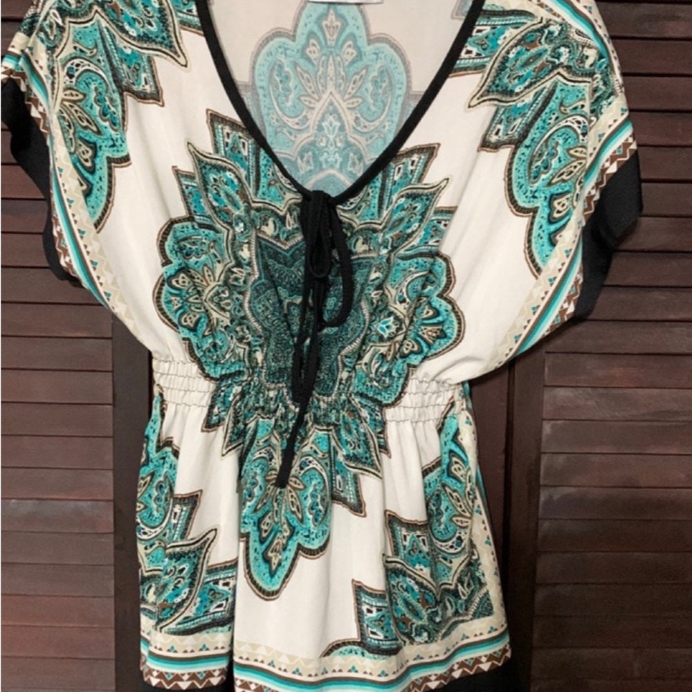 Very cute Claudia Richard blouse size large